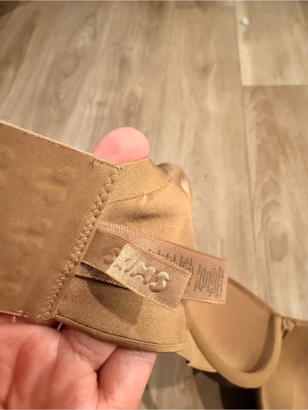 SKIMS Nipple Bra - Picture 3 of 4